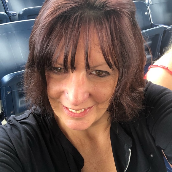 Meet your Posher, Cyndi - Picture 1 of 1